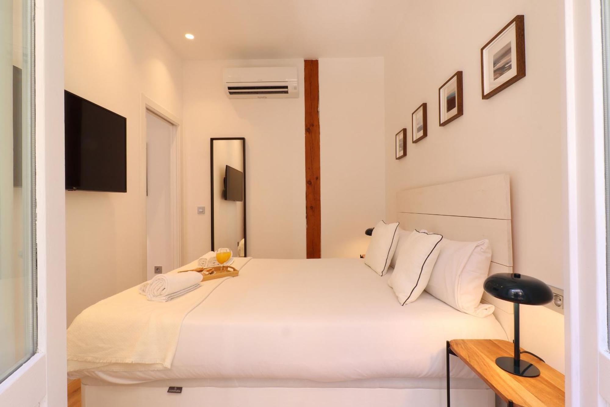 Reina Sofia Suite I Madrid Bagian luar foto